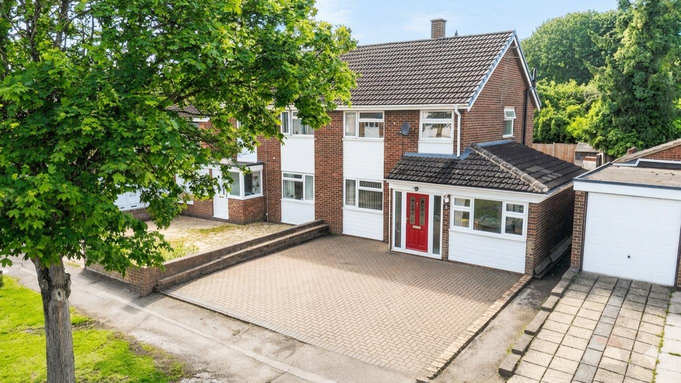 3 bed property in Whaddon Way, Milton Keynes